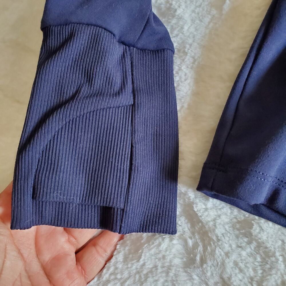 Fabletics Hoodie Read Description - image 6